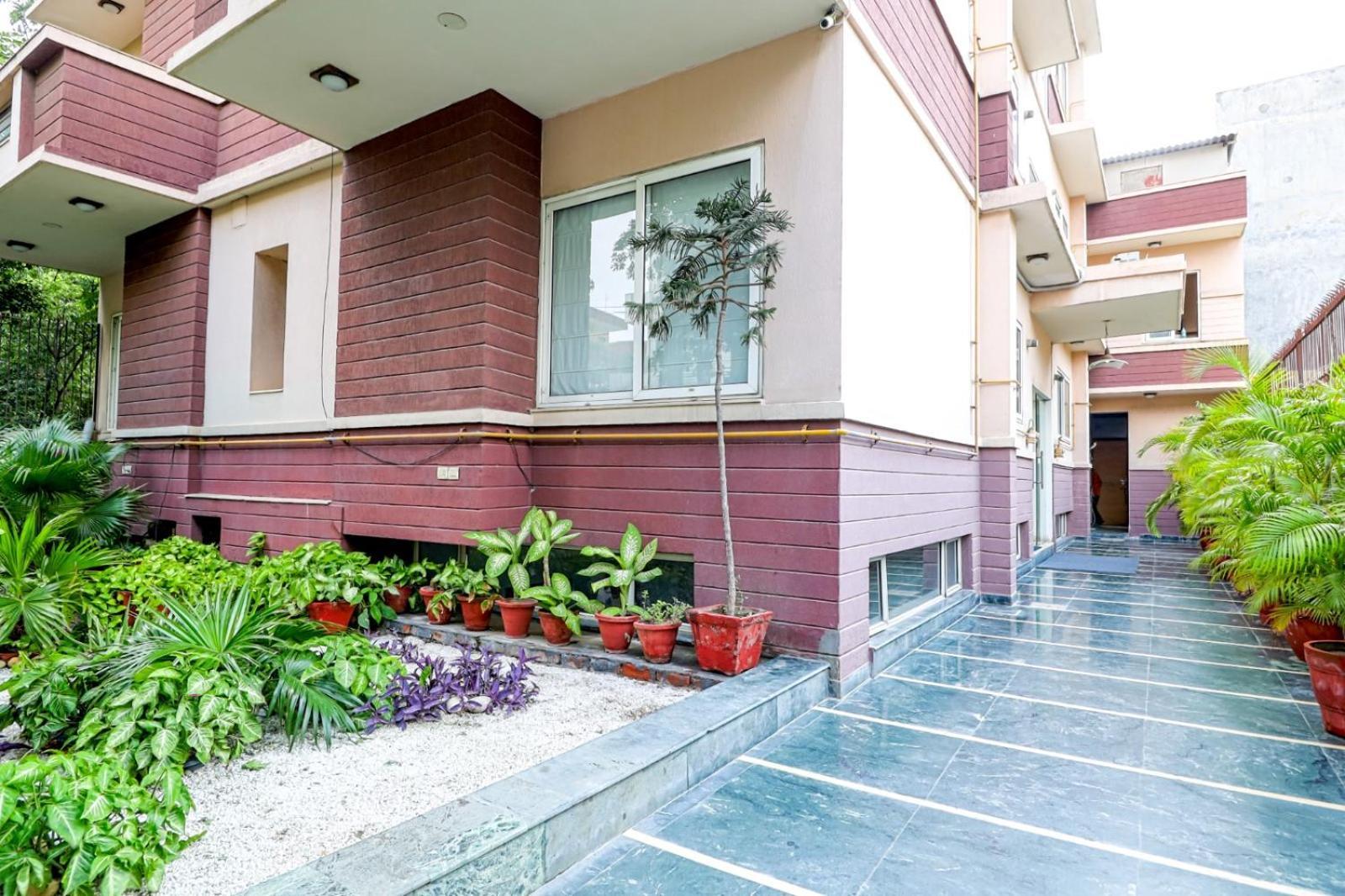 Ahuja Residency Noida Apartment Bagian luar foto